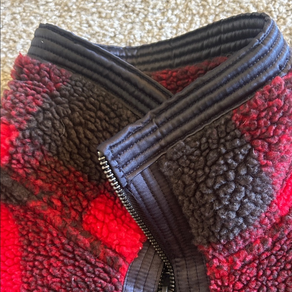 Abercrombie & Fitch Red Black Plaid Zip-Up Sweater | Cozy Fall Flannel Style Jac - Picture 3 of 7